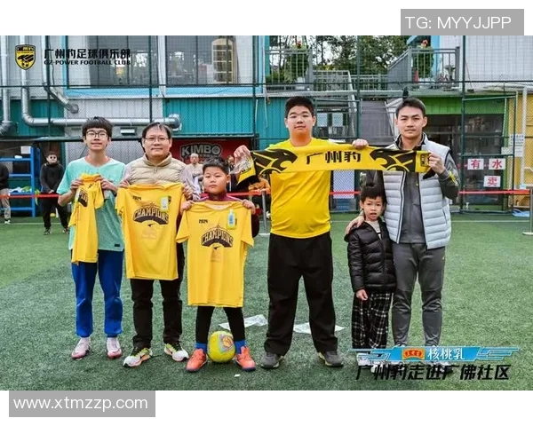 足球明星如何用爱心和行动宠粉丝打造温暖球迷社区 足球明星如何用爱心和行动宠粉丝打造温暖球迷社区